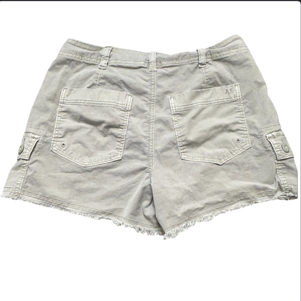 American Eagle 90’s Boyfriend Short Khaki Cargo Women’s Size 2 - Picture 6 of 11
